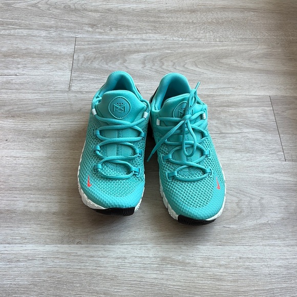 Nike Blue and Black Athletic Shoes with Breathable Mesh - Picture 2 of 6